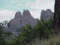 The_Pinnacles.JPG (48889 bytes)